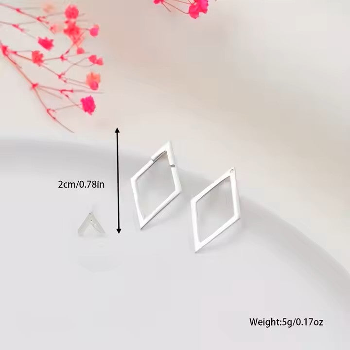 1 Pair of Metal Geometric Diamond Shaped Arrow Earrings