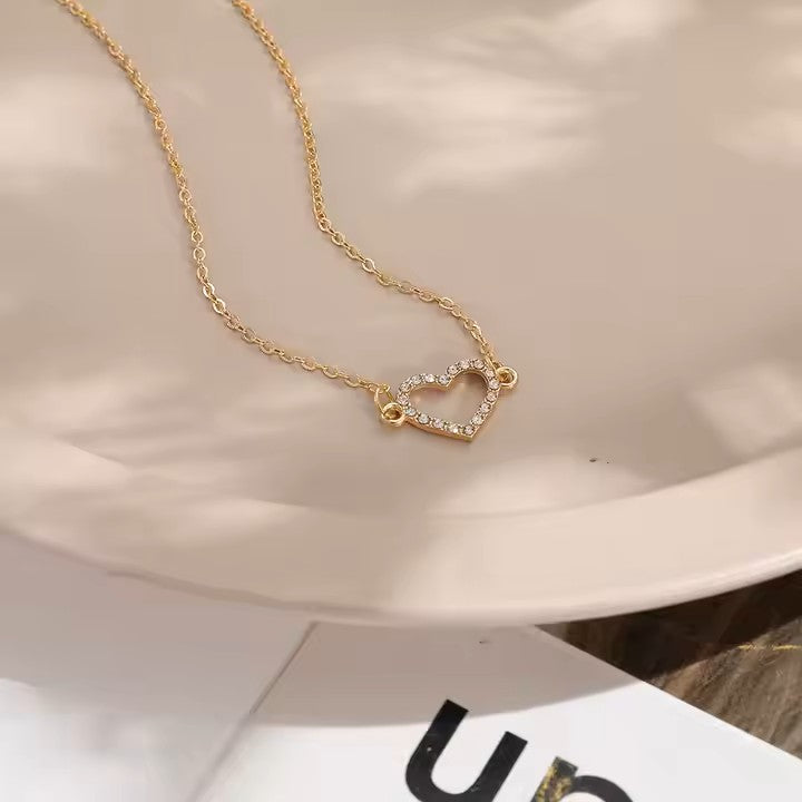 Exquisite Rhinestone Heart Pendant Necklace